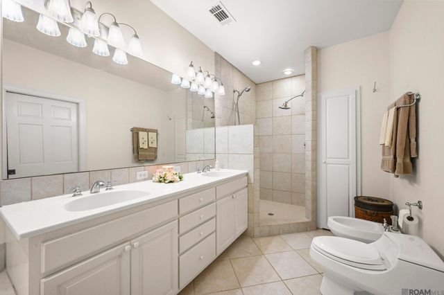 39797 River Oaks Dr, Ponchatoula, LA 70454