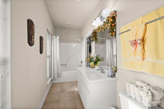 39797 River Oaks Dr, Ponchatoula, LA 70454