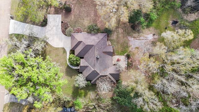39797 River Oaks Dr, Ponchatoula, LA 70454