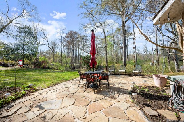 39797 River Oaks Dr, Ponchatoula, LA 70454