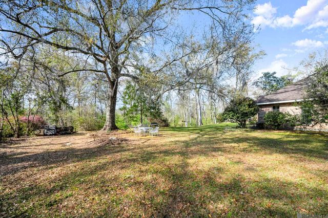 39797 River Oaks Dr, Ponchatoula, LA 70454