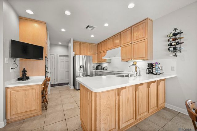 39797 River Oaks Dr, Ponchatoula, LA 70454