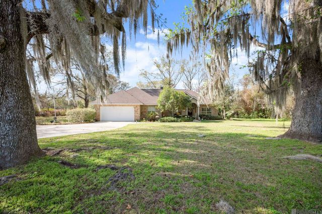 39797 River Oaks Dr, Ponchatoula, LA 70454