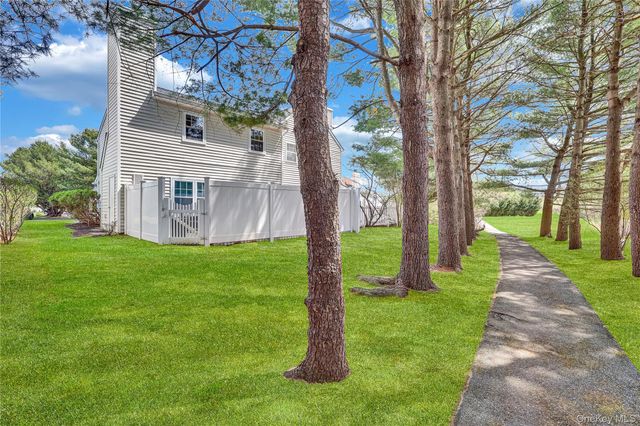 4 Dove Path, Coram, NY 11727
