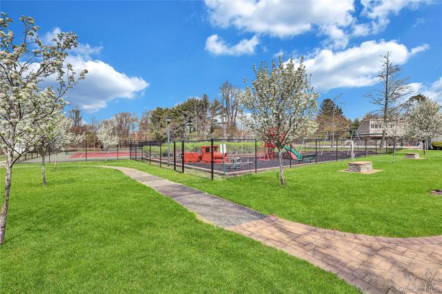4 Dove Path, Coram, NY 11727
