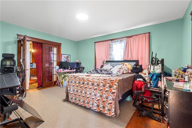 51 Oakland Avenue, Cranston, RI 02910