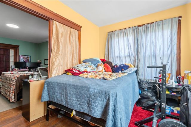 51 Oakland Avenue, Cranston, RI 02910