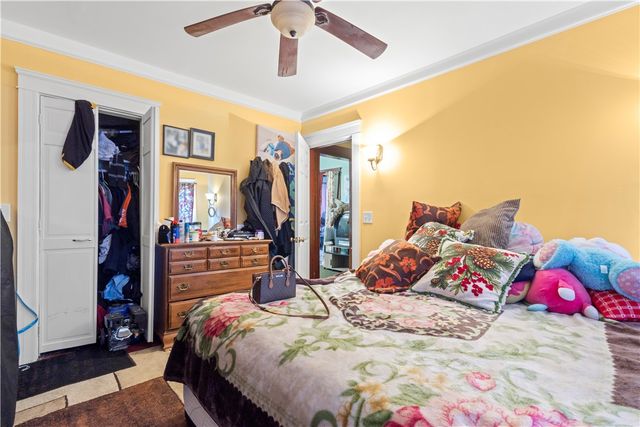 51 Oakland Avenue, Cranston, RI 02910