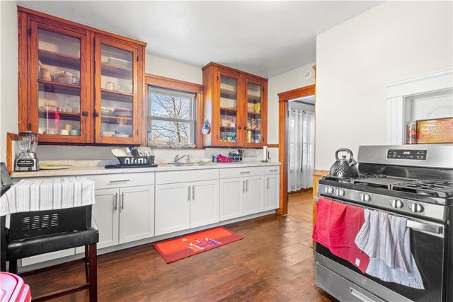 51 Oakland Avenue, Cranston, RI 02910