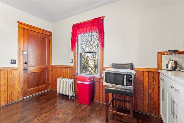 51 Oakland Avenue, Cranston, RI 02910