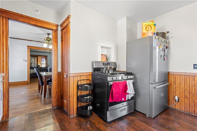 51 Oakland Avenue, Cranston, RI 02910