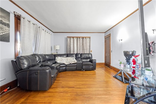 51 Oakland Avenue, Cranston, RI 02910