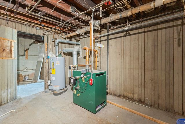 51 Oakland Avenue, Cranston, RI 02910