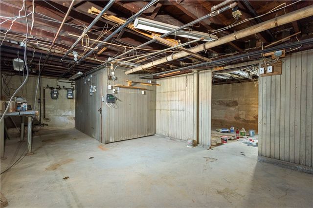 51 Oakland Avenue, Cranston, RI 02910