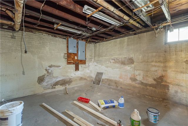 51 Oakland Avenue, Cranston, RI 02910