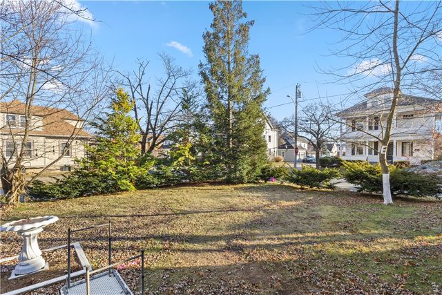 51 Oakland Avenue, Cranston, RI 02910