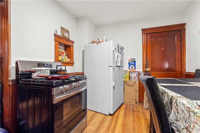 51 Oakland Avenue, Cranston, RI 02910