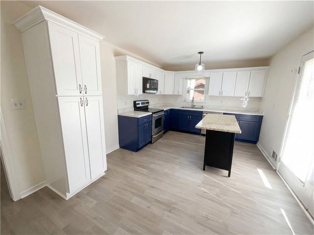 167 Bridgewood SE Drive, Conyers, GA 30094