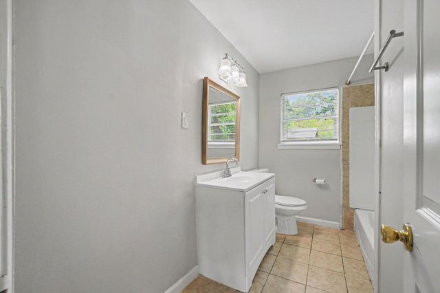 8433 Woodlyn Road, Houston, TX 77028