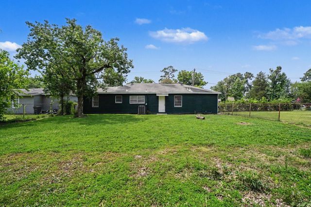8433 Woodlyn Road, Houston, TX 77028