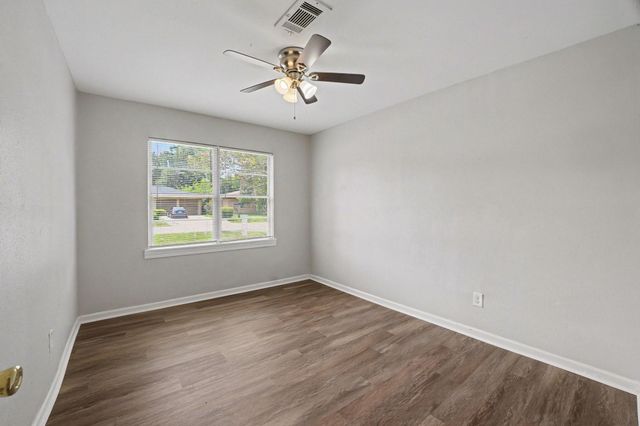 8433 Woodlyn Road, Houston, TX 77028