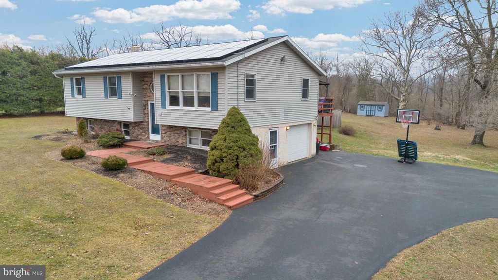 118 OAK TERRACE DR, Birdsboro, PA 19508