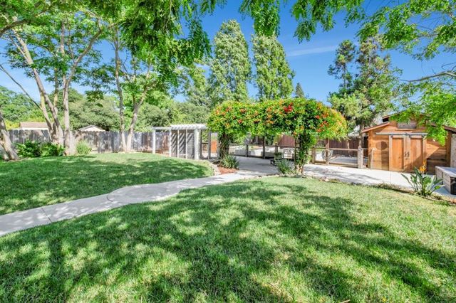 18 Linden Road, Watsonville, CA 95076