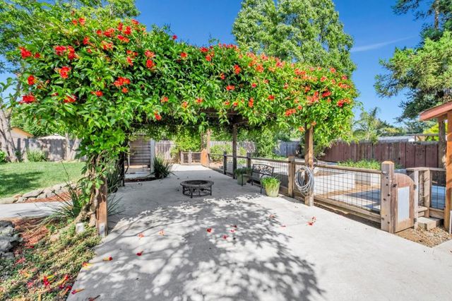 18 Linden Road, Watsonville, CA 95076