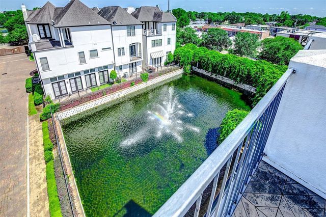 9941 Woodwind Lane N, Houston, TX 77025