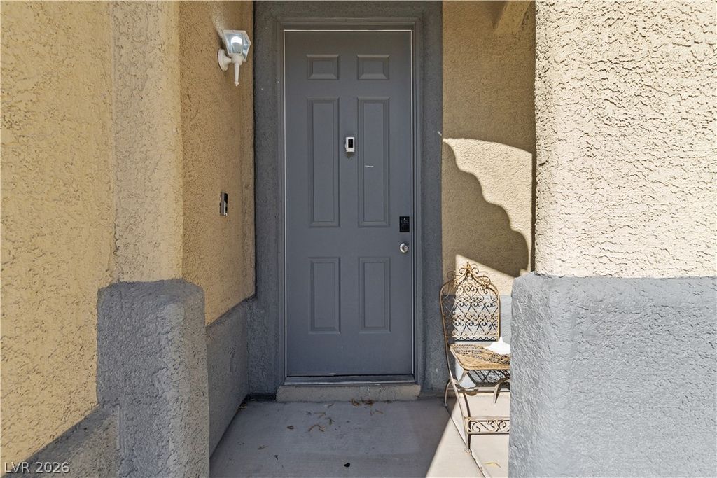 5015 Droubay Drive, Las Vegas, NV 89122 — exterior