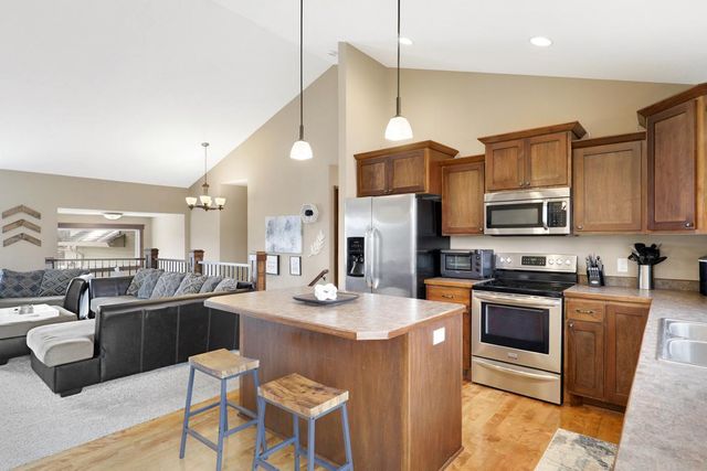 4920 159th Street N, Hugo, MN 55038