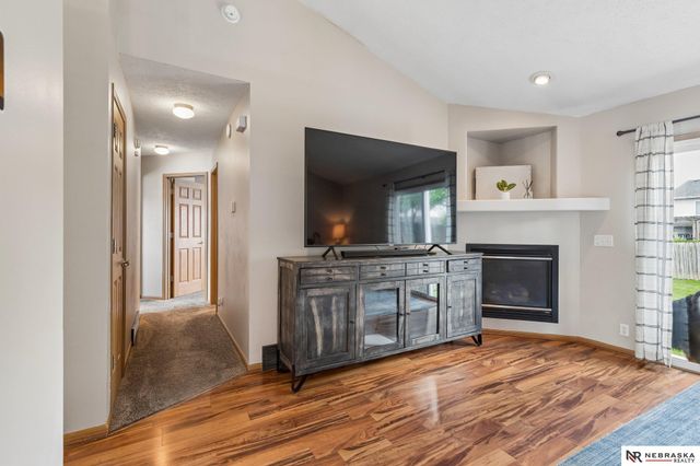 18728 W Street, Omaha, NE 68135