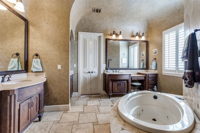 11824 Pecan Orchard Way, Fort Worth, TX 76179