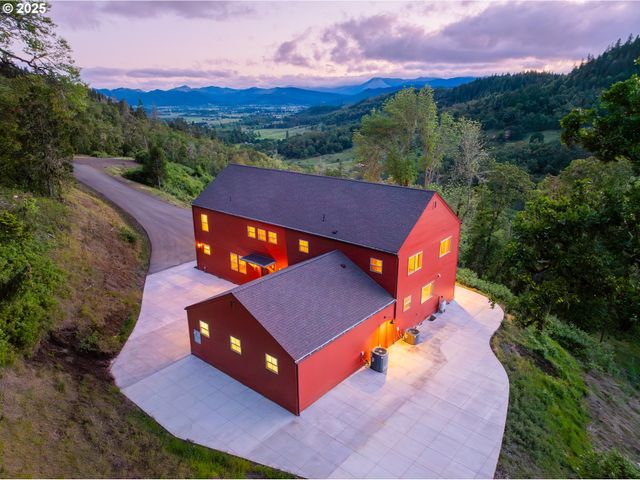 1655 GEM Dr, Roseburg, OR 97471