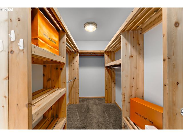 1655 GEM Dr, Roseburg, OR 97471