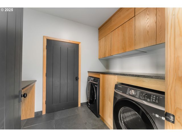 1655 GEM Dr, Roseburg, OR 97471