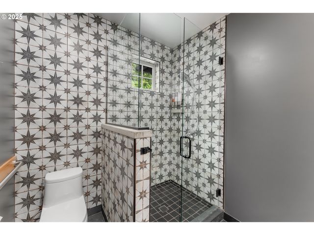 1655 GEM Dr, Roseburg, OR 97471