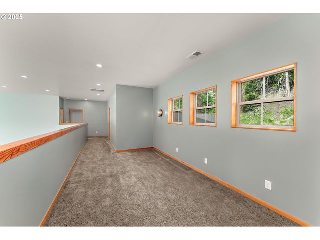 1655 GEM Dr, Roseburg, OR 97471