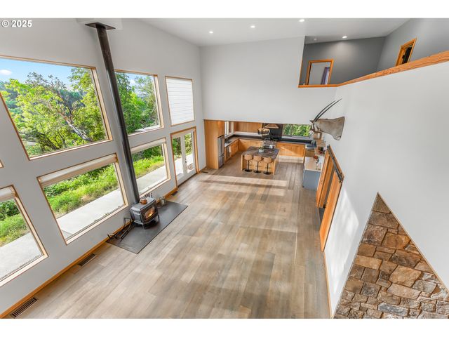 1655 GEM Dr, Roseburg, OR 97471