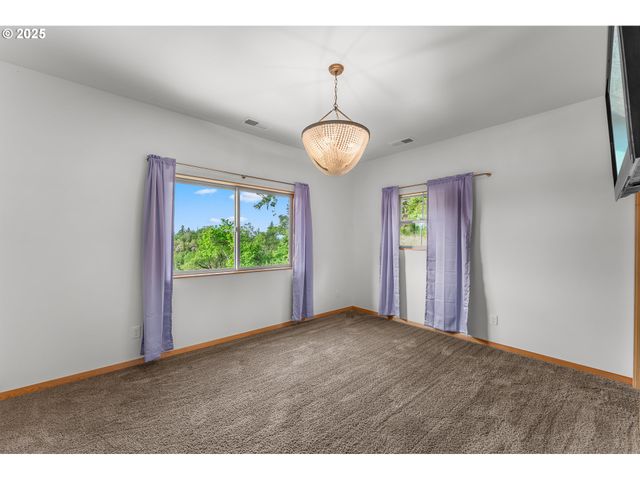 1655 GEM Dr, Roseburg, OR 97471