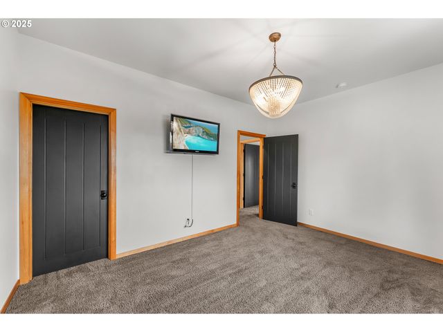 1655 GEM Dr, Roseburg, OR 97471