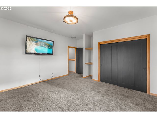 1655 GEM Dr, Roseburg, OR 97471