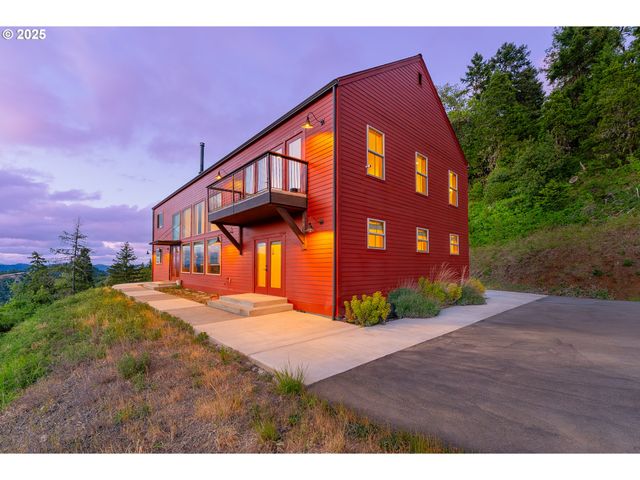 1655 GEM Dr, Roseburg, OR 97471