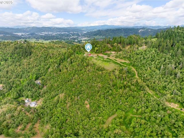 1655 GEM Dr, Roseburg, OR 97471