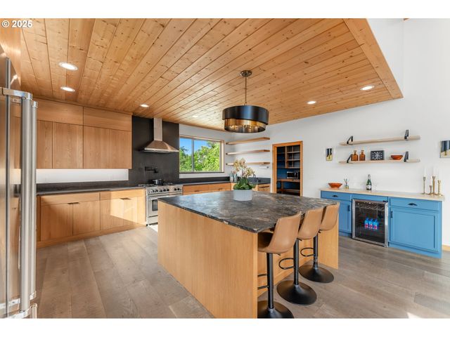 1655 GEM Dr, Roseburg, OR 97471