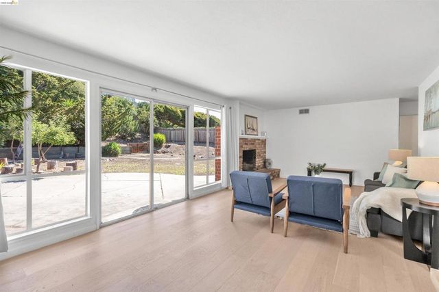 3453 Stewarton Dr, Richmond, CA 94803