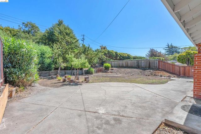 3453 Stewarton Dr, Richmond, CA 94803