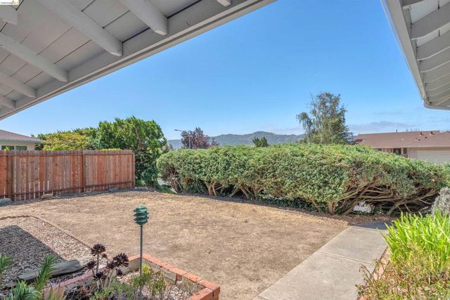 3453 Stewarton Dr, Richmond, CA 94803