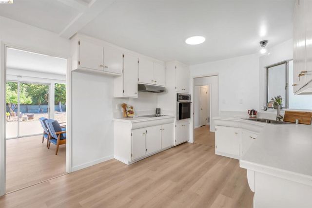 3453 Stewarton Dr, Richmond, CA 94803