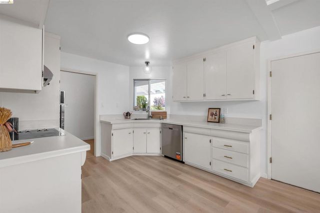3453 Stewarton Dr, Richmond, CA 94803